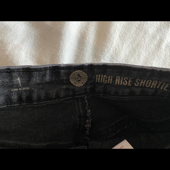Black High-Rise Shortie Jeans - Picture 3 of 3
